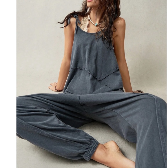 Plus Charcoal Grey Solid Shoulder Tie Jogger Leg Jumpsuit - Picture 3 of 3